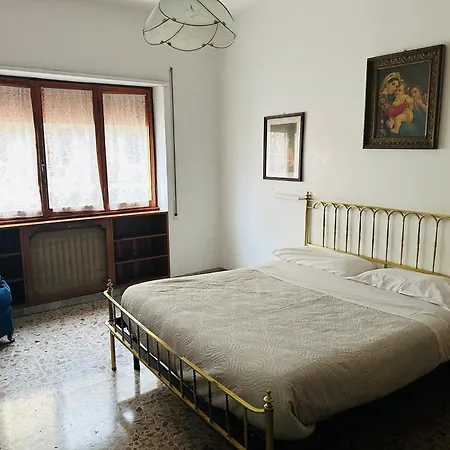 Manuela's Cozy Trastevere Apartment Rom