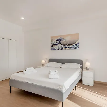 Lodi's Temple Apartment *
