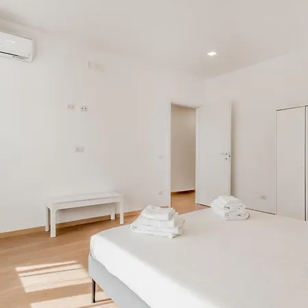 Lodi's Temple Apartment *