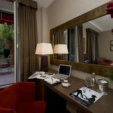 Dei Borgognoni 4* Roma