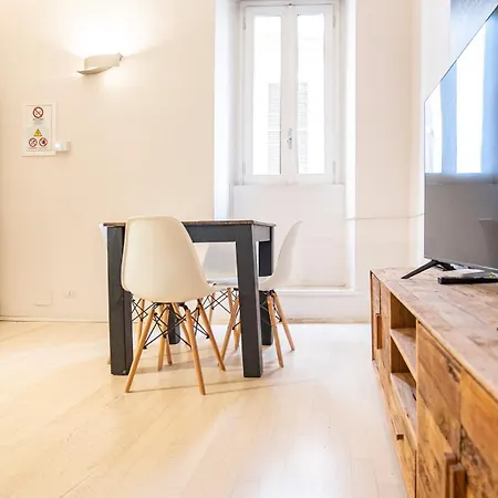 Stylish Close To Piazza Navona Apartment