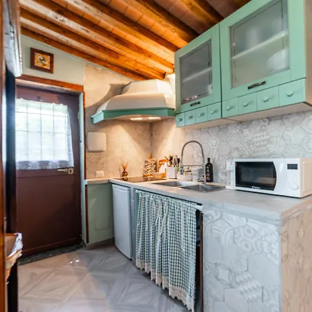 Casa vacanze Appia Antica Giardino Parcheggio Fermata Bus 4 Ospiti Roma
