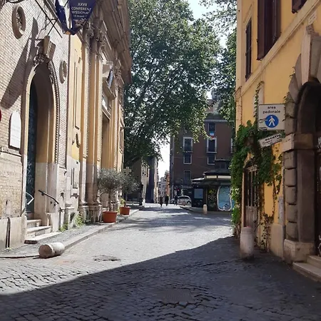 Bed & Breakfast Bed & Breakfast Lungaretta Fly 55 Rome
