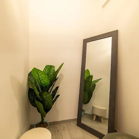 Smart - Trilocale Con Parcheggio Privato * Rzym
