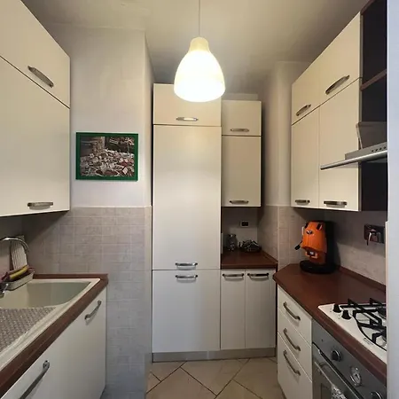 Nathan House, Malatesta Roma