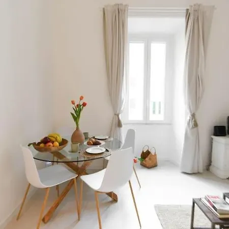 Davita - The Vatican House Apartment Rom