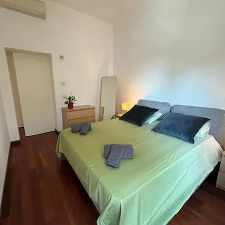 Cornelia Apartment *