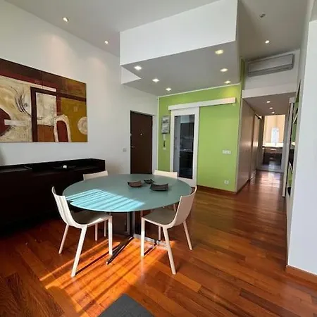 Cornelia Apartment *