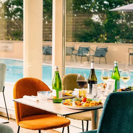 Novotel Est 4*