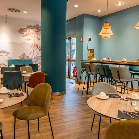 Novotel Est Hotel 4*