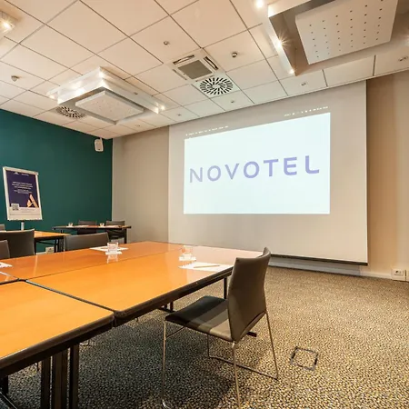 Hotel Novotel Est 4*