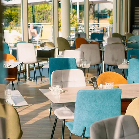 Novotel Est 4*