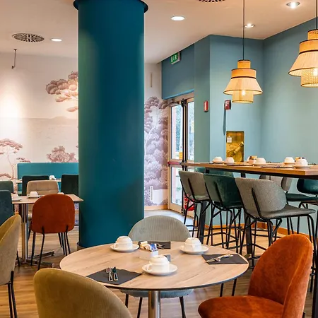 Novotel Est 4*
