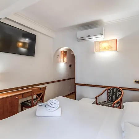 Santa Prassede Hotel Rome