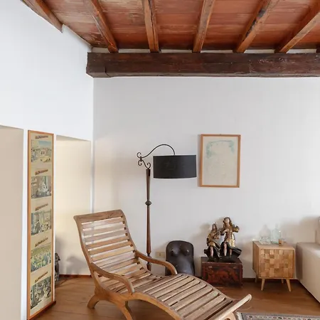 Classic And Chic In Trastevere