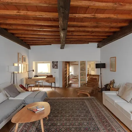 Classic And Chic In Trastevere Apartment *