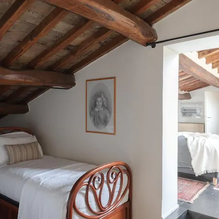 Classic And Chic In Trastevere Apartment Rome