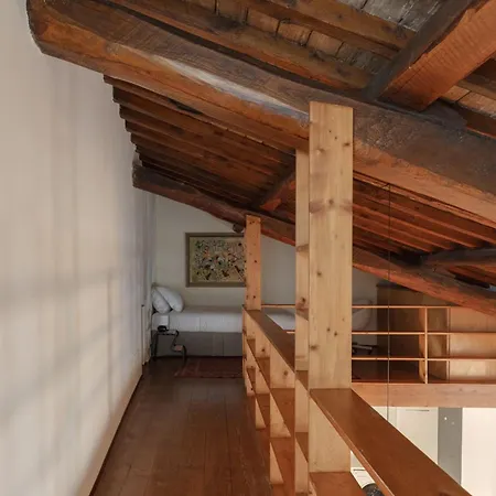 Classic And Chic In Trastevere Apartment