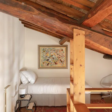 Classic And Chic In Trastevere Apartment Rome