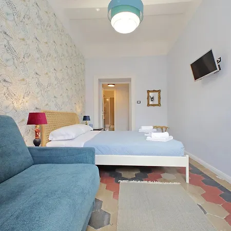 Colosseo Kokedama Bed & Breakfast Rome
