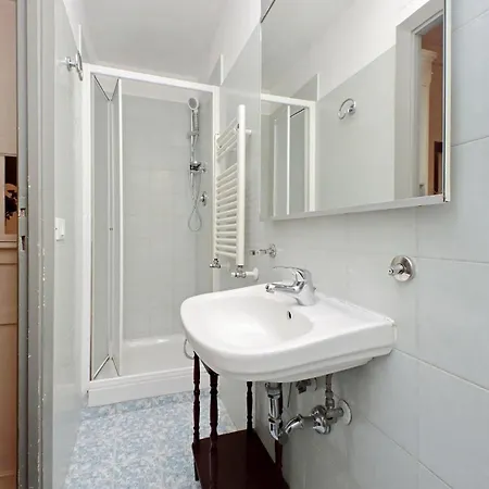 Apartment 1 Bd With Balcony San Giovanni By Halldis