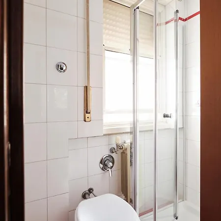 Appartamento Elegante Con 3 Da Letto Vicino Il Centro *