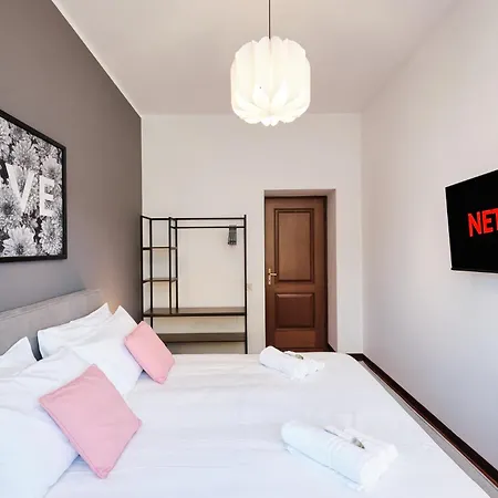 Elegante Con 3 Da Letto Vicino Il Centro