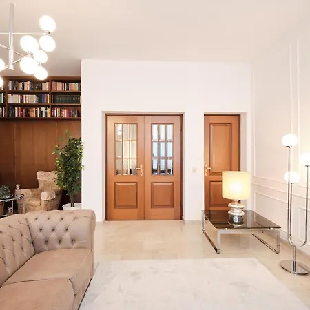 Appartamento Elegante Con 3 Da Letto Vicino Il Centro Roma