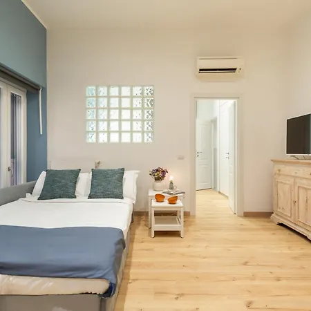 Trevi Fountain Boutique Apartment