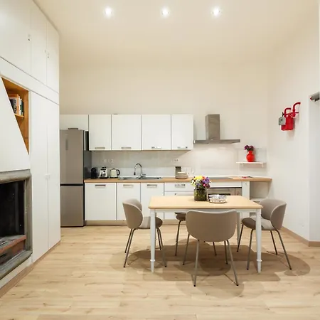 Trevi Fountain Boutique Apartment *