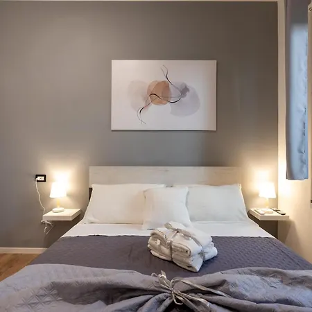 Modern - Colosseo 10 Min Apartment