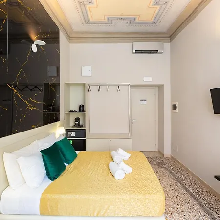 Iron Cityaus Termini Guest house Rome