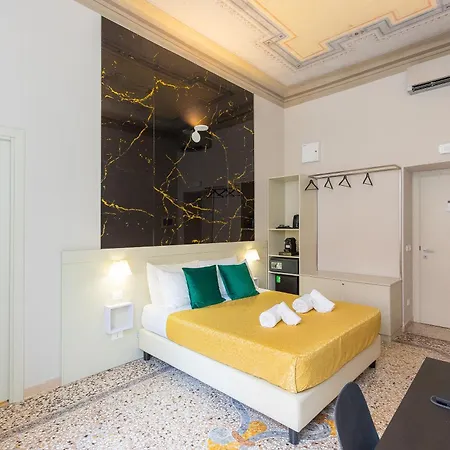 Iron Cityaus Termini Guest house