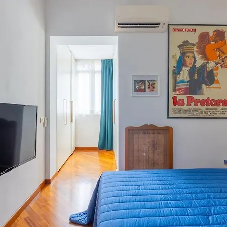 Stracult House Suggestive And Vintage-pop Apartment *