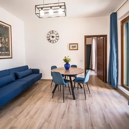 Roof Terrace Sophie, Repubblica Termini Station Apartment Rome