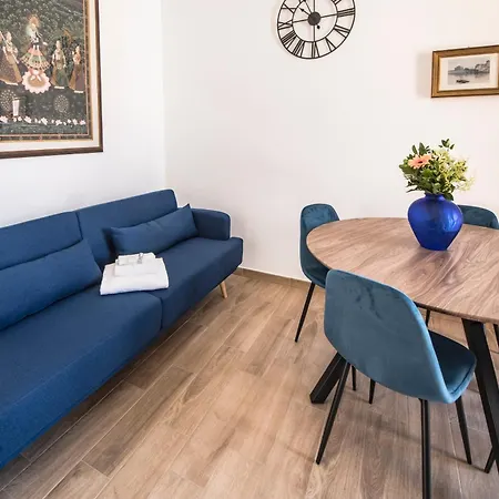 Roof Terrace Sophie, Repubblica Termini Station Apartment *