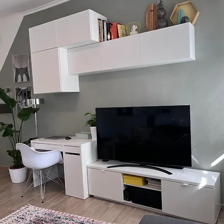 Simona's Place! In Piazza Bologna Apartment Rome
