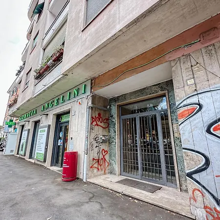 Cozy - Metro Garbatella & Wi-fi Guest house *
