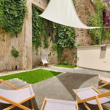 Adelante Trastevere Rome