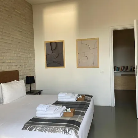 Stazione Termini 300 Mq Con Vista E Idromassaggio Apartment *