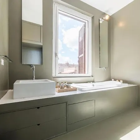Apartment Stazione Termini 300 Mq Con Vista E Idromassaggio Rome