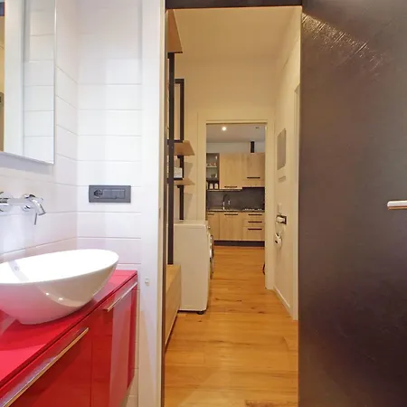 Vestali House * Roma