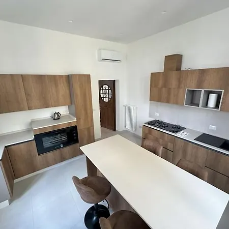 Lina - Sky Earth Liberty - 5 Min From Tube * Rome