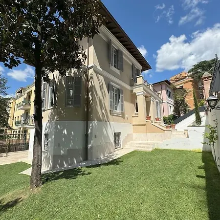 Villa Lina - Sky Earth Liberty - 5 Min From Tube *