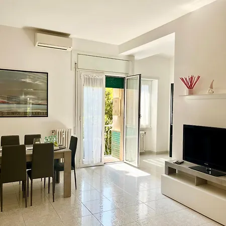 Vacanze Romane Apartment *