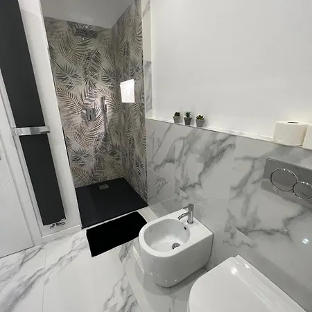 Alba White Roma