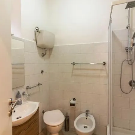 Appartamento Ristrutturato A 1600mt Dal Colosseo Roma