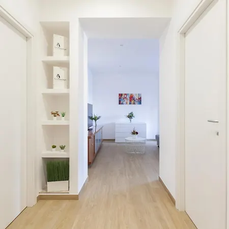 Apartment Hostly-libia Light Lodge-10min Metro To Colosseum Rome