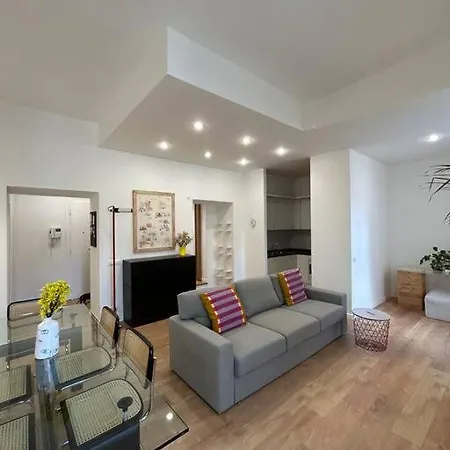 Cozy Apartment- 100 Meters From Vatican ローマ