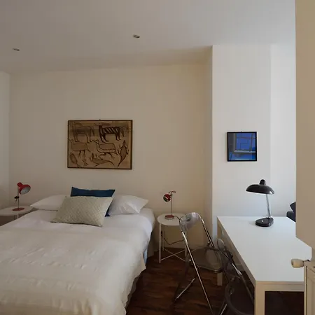 Modern Pied A Terre Near Piazza Navona Apartment Rome